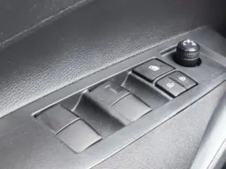 
										TOYOTA COROLLA full									