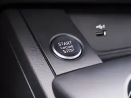 
										AUDI A4 full									
