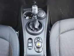 
										MINI COUNTRYMAN full									