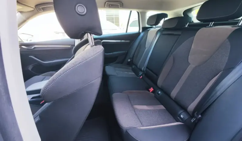 
								SKODA OCTAVIA full									