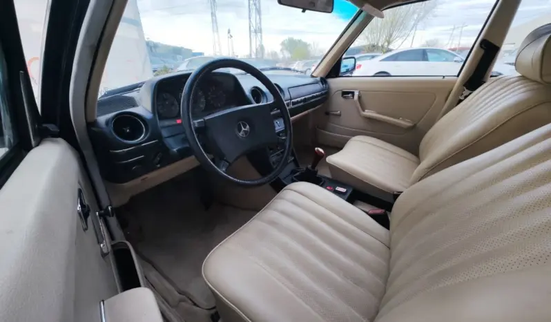 
								MERCEDES BENZ W123 full									