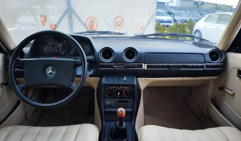 
								MERCEDES BENZ W123 full									