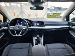 
										VOLKSWAGEN GOLF full									