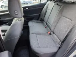 
										VOLKSWAGEN GOLF full									