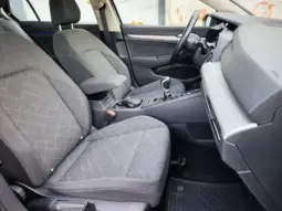 
										VOLKSWAGEN GOLF full									