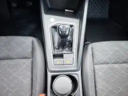 
										VOLKSWAGEN GOLF full									
