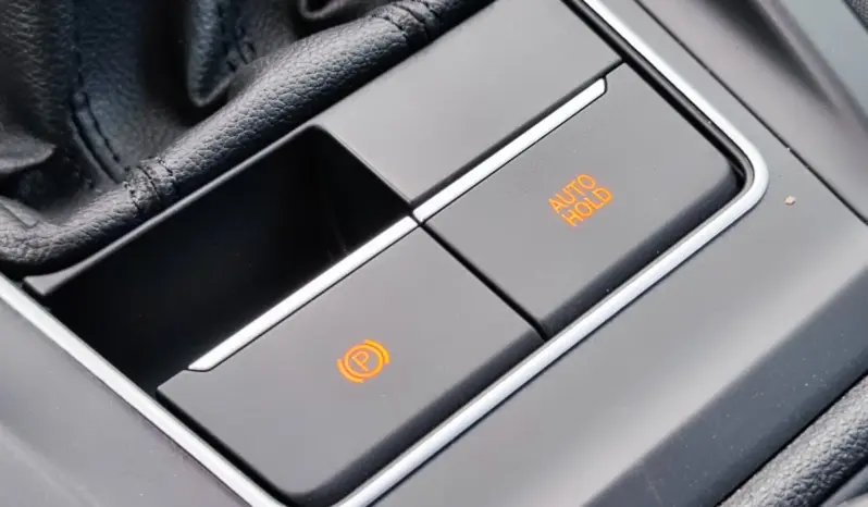 
								VOLKSWAGEN GOLF full									