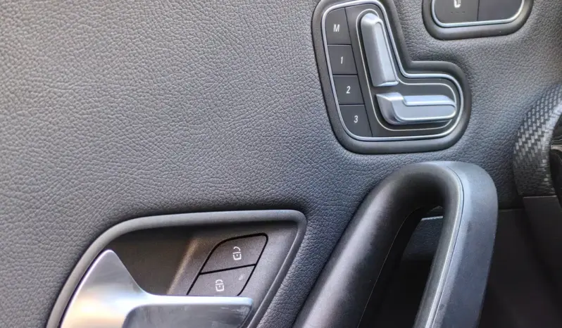 
								MERCEDES BENZ A 180 full									