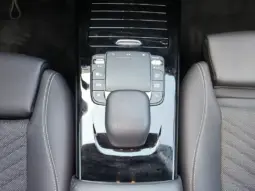 
										MERCEDES BENZ A 180 full									
