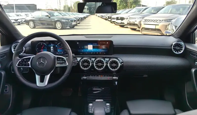
								MERCEDES BENZ A 180 full									