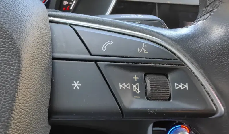 
								AUDI Q3 full									