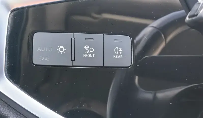 
								AUDI Q3 full									