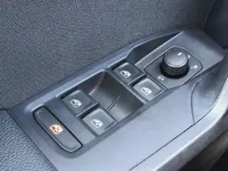 
										SEAT ARONA full									