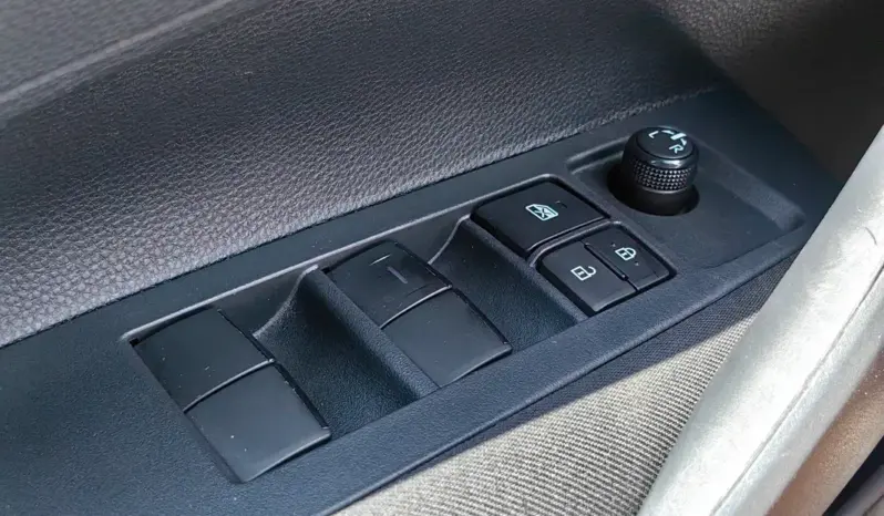 
								TOYOTA COROLLA full									