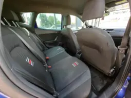 
										SEAT ARONA full									