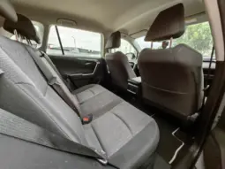 
										TOYOTA RAV 4 full									