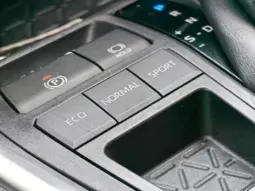 
										TOYOTA RAV 4 full									