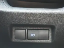 
										TOYOTA RAV 4 full									