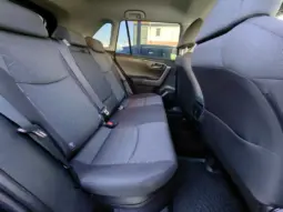 
										TOYOTA RAV 4 full									