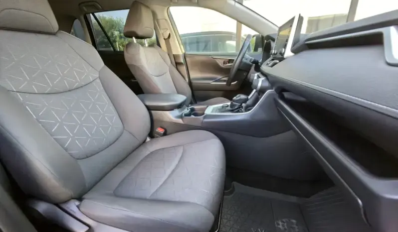 
								TOYOTA RAV 4 full									