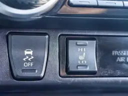 
										TOYOTA RAV 4 full									