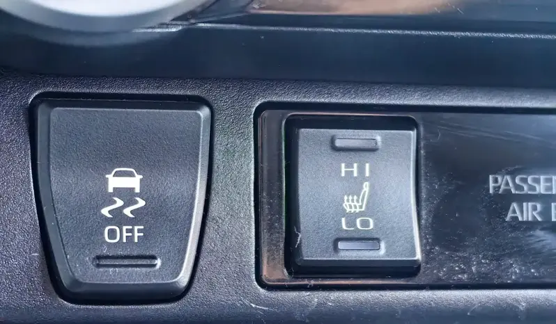 
								TOYOTA RAV 4 full									