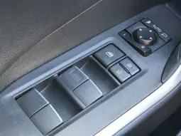
										TOYOTA RAV 4 full									