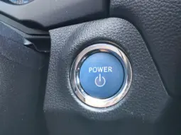 
										TOYOTA RAV 4 full									
