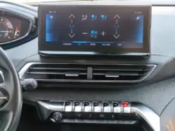 
										PEUGEOT 3008 full									