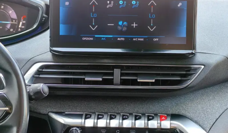 
								PEUGEOT 3008 full									