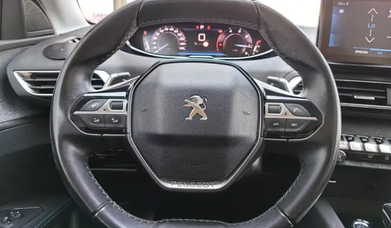 
								PEUGEOT 3008 full									