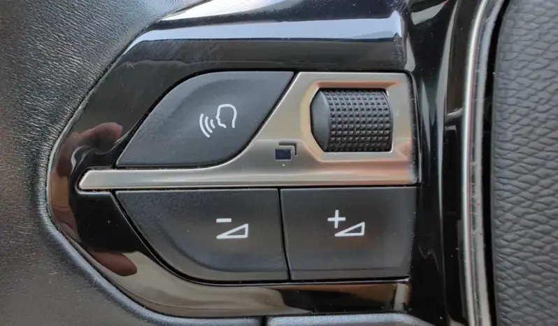 
								PEUGEOT 3008 full									