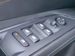 
										PEUGEOT 3008 full									