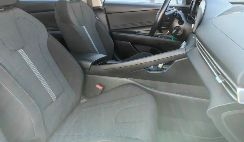 
								HYUNDAI ELANTRA full									