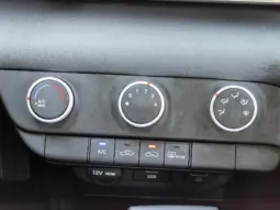 
										HYUNDAI ELANTRA full									