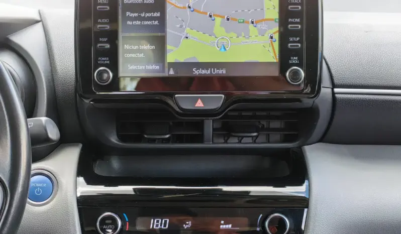 
								TOYOTA YARIS CROSS full									