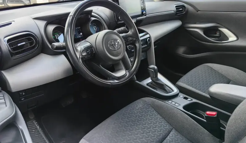 
								TOYOTA YARIS CROSS full									