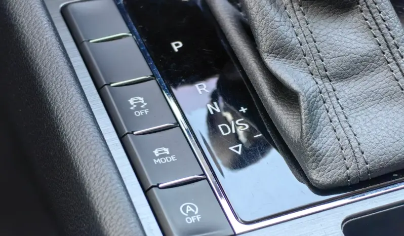
								SKODA SUPERB full									