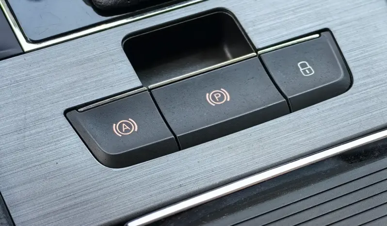 
								SKODA SUPERB full									