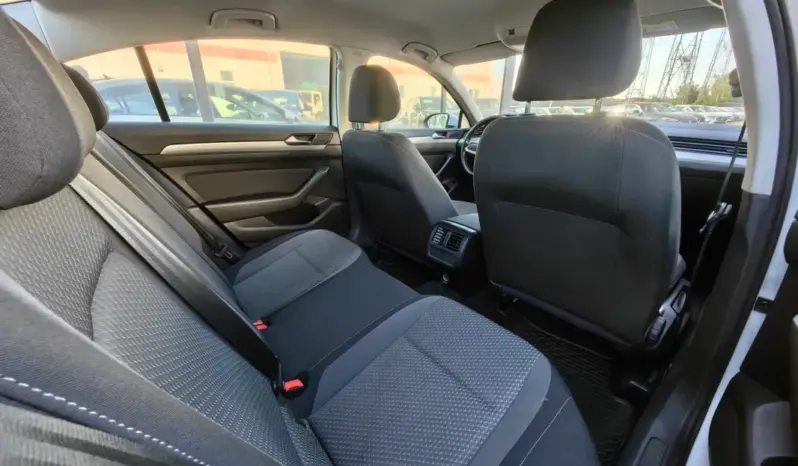 
								VOLKSWAGEN PASSAT full									