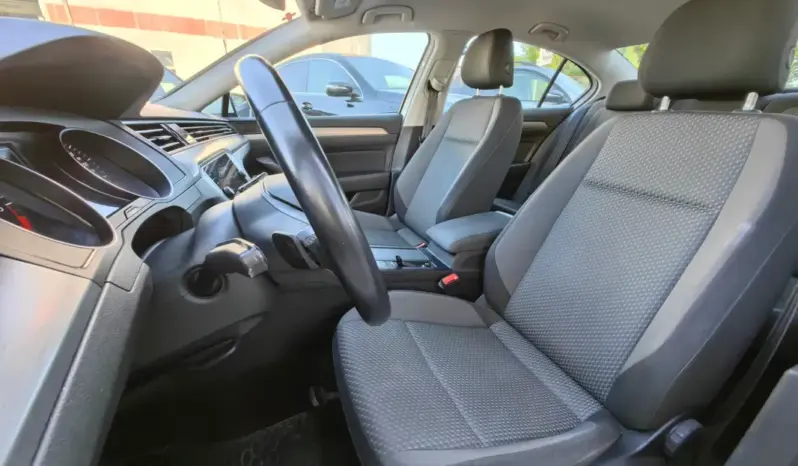 
								VOLKSWAGEN PASSAT full									