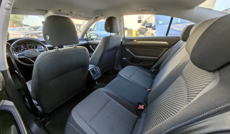 
								VOLKSWAGEN PASSAT full									