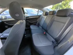 
										VOLKSWAGEN PASSAT full									