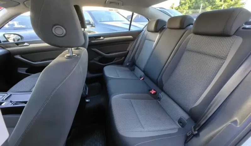 
								VOLKSWAGEN PASSAT full									