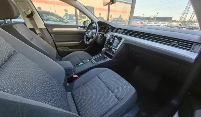 
								VOLKSWAGEN PASSAT full									