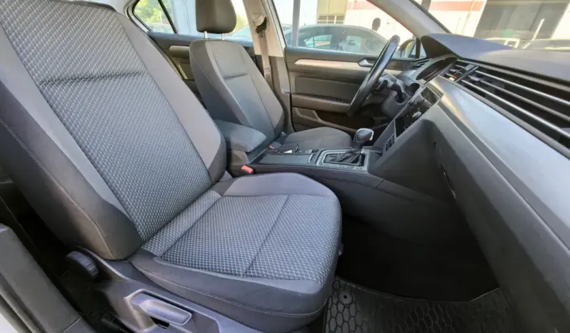 
								VOLKSWAGEN PASSAT full									