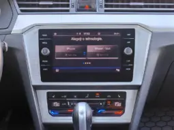 
										VOLKSWAGEN PASSAT full									