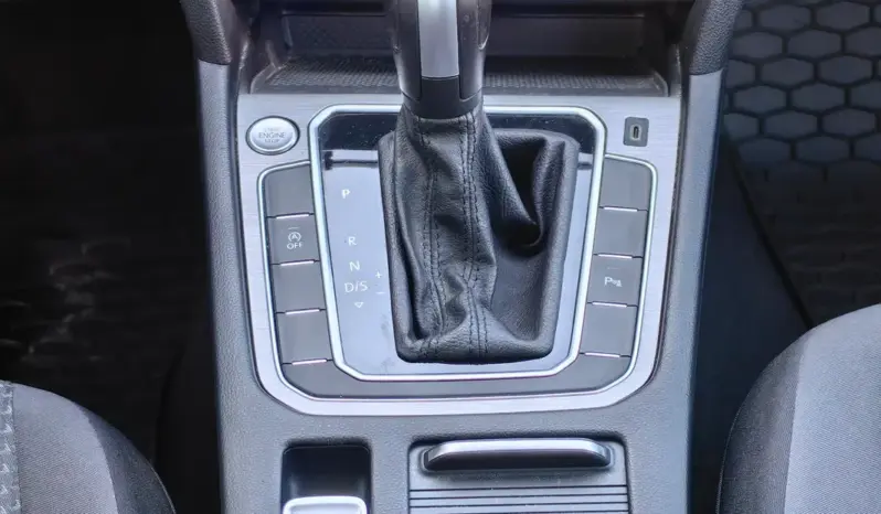 
								VOLKSWAGEN PASSAT full									