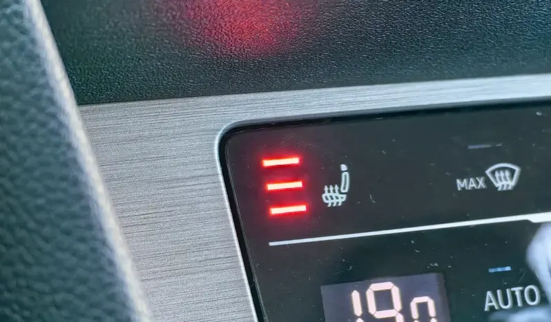 
								VOLKSWAGEN PASSAT full									