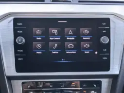 
										VOLKSWAGEN PASSAT full									